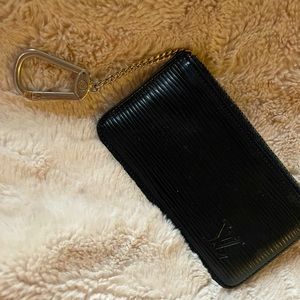 100% Authentic Louis Vuitton Vintage Epi Leather Key Pouch